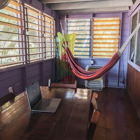 Anda Di Hows Hostel Placencia Екстер'єр фото
