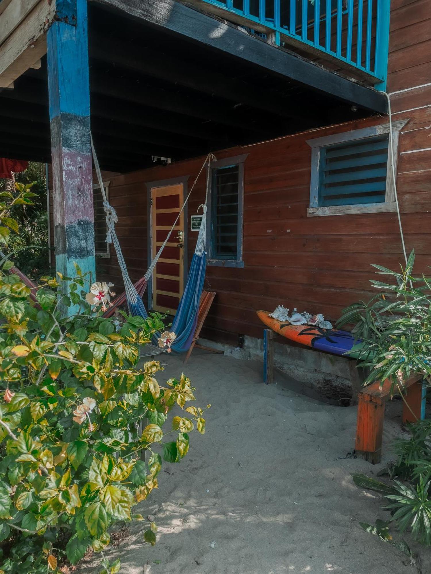 Anda Di Hows Hostel Placencia Екстер'єр фото