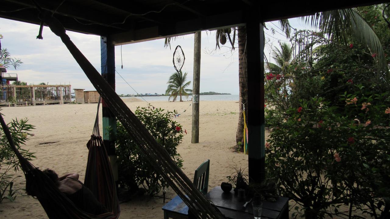 Anda Di Hows Hostel Placencia Екстер'єр фото